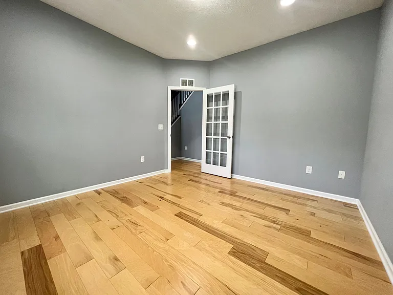 10454 Dogwood Dr — Photo 4