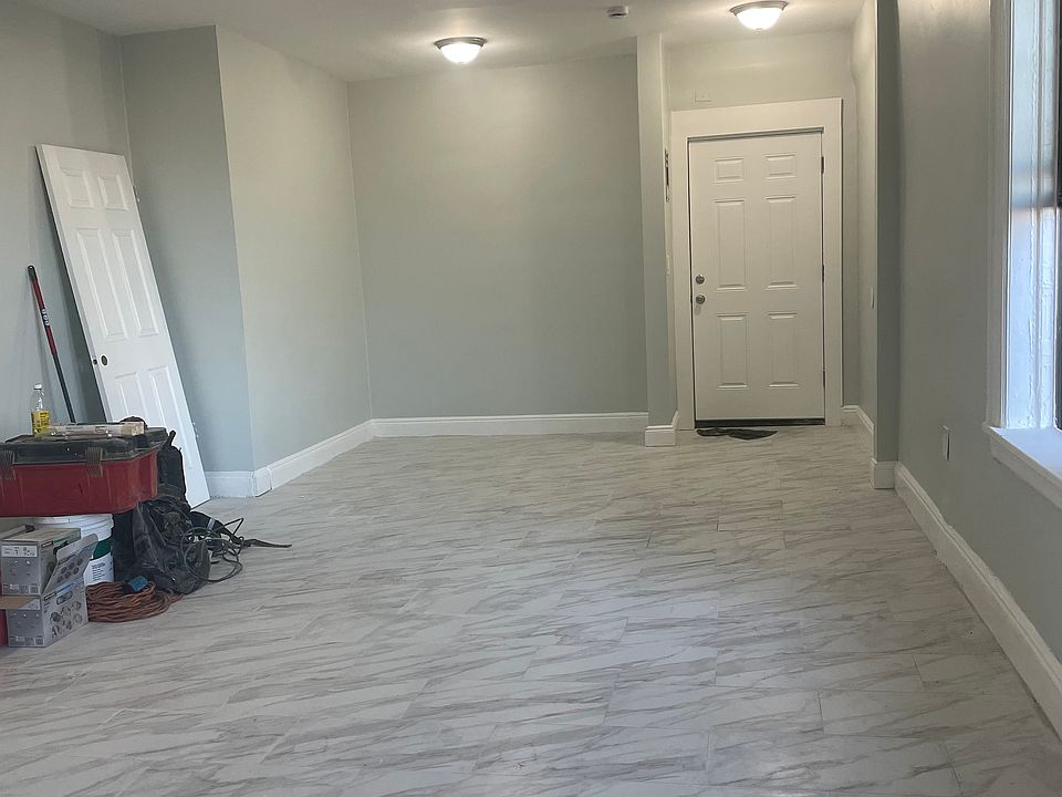Living room/ Dining facing entry door