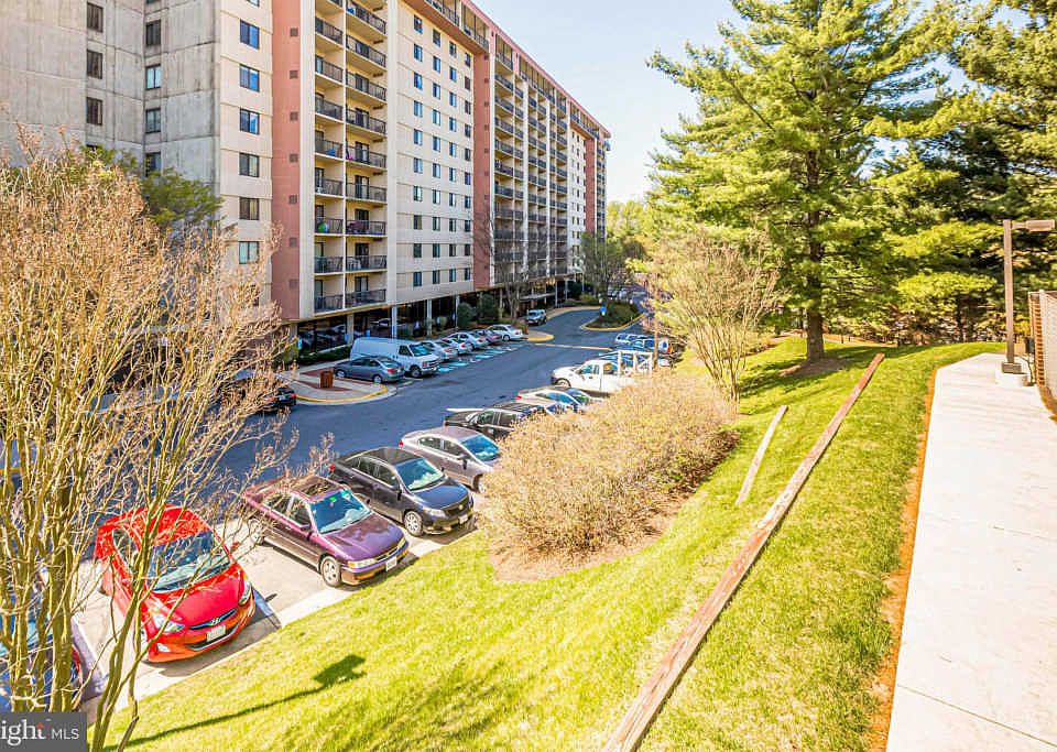 1st image of 3800 Powell Ln APT 513
