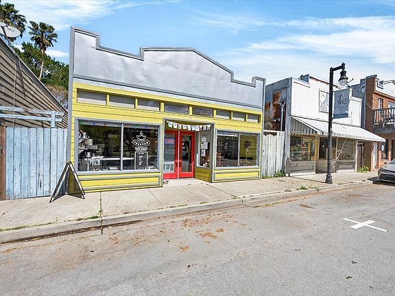 3rd image of 43 Main Street