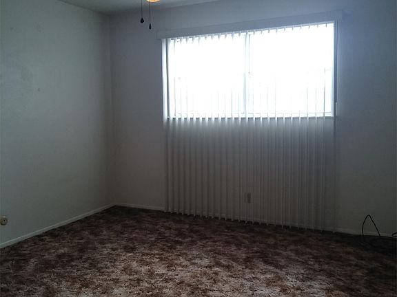 5th image of 401 E 5th St #11442317