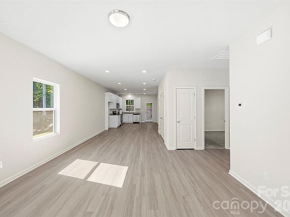 4th image of 402 Brice St