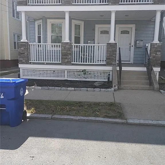 76 Pembroke Ave #ROOM — Photo 1