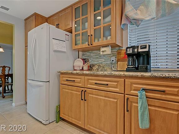 3rd image of 2569 La Fortuna Ave