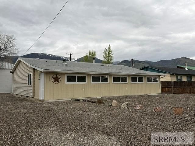 1st image of 805 E Lemhi Ave