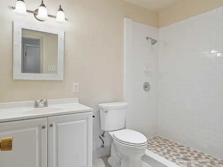14046 Rolling Hills Ln — Photo 25