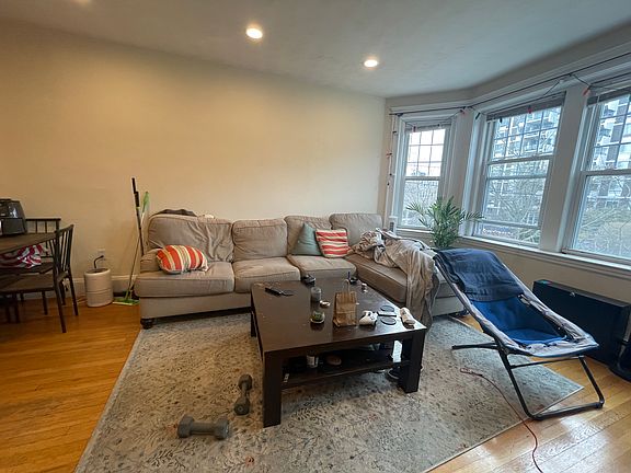 4th image of 69 Babcock St #3A