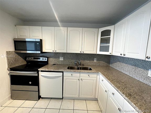3rd image of 13499 Biscayne Blvd APT 1509