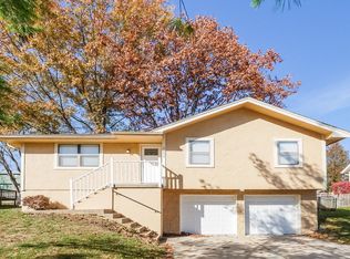 2032 NE Patterson Dr, Lees Summit, MO 64086