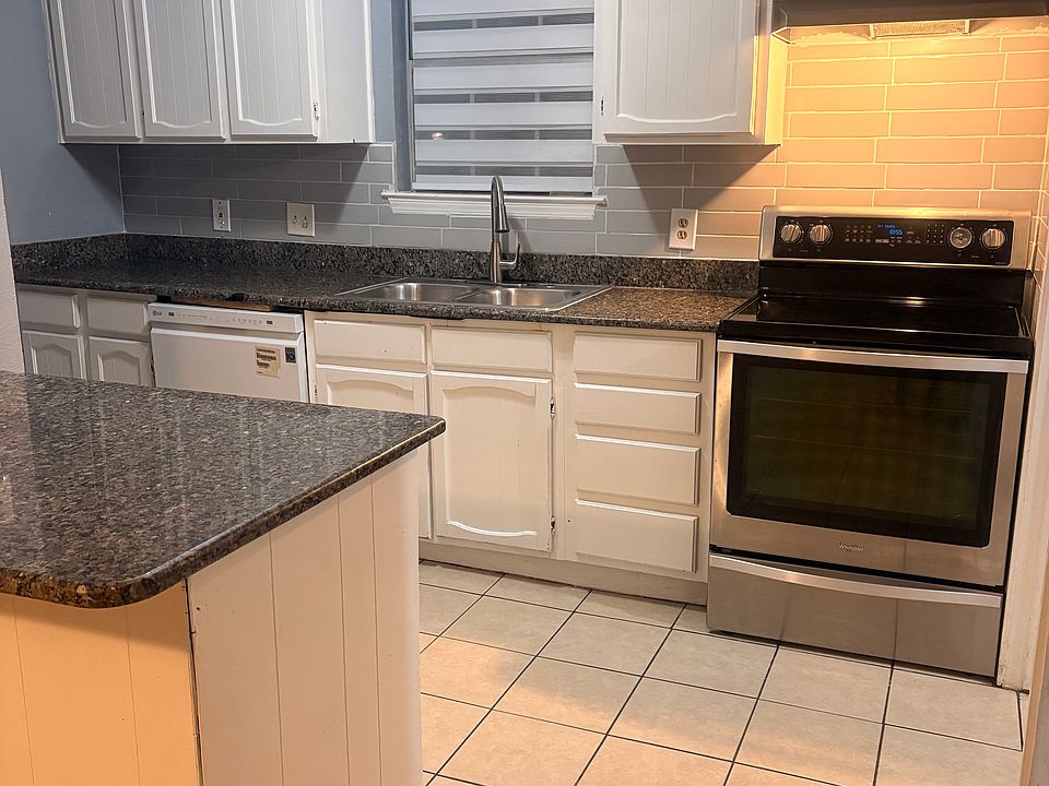 1st image of 2914 S Fielder Rd