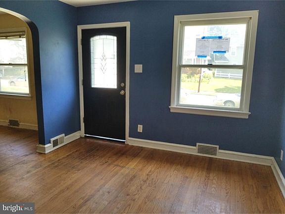 3rd image of 1927 Horner Ave