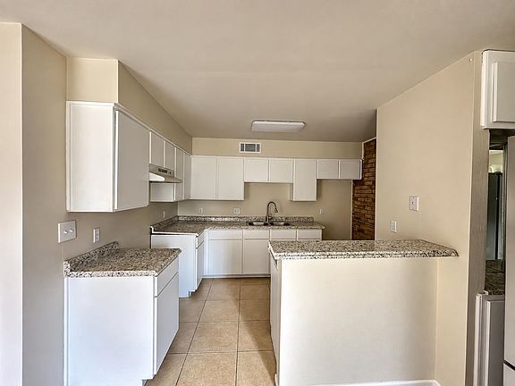 5th image of 412 Gale St APT 17