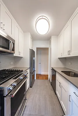 Sold by Manhattan Skyline | media 21