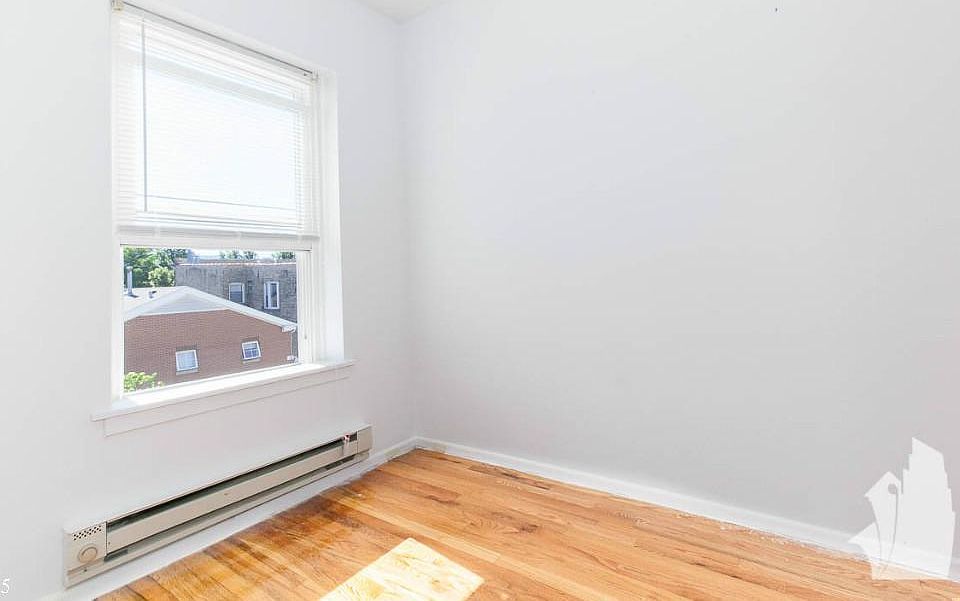 1st image of 4505 N Malden St #1316