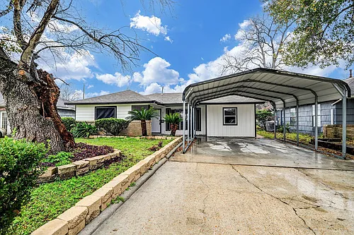 8618 Flossie Mae St Photo 1