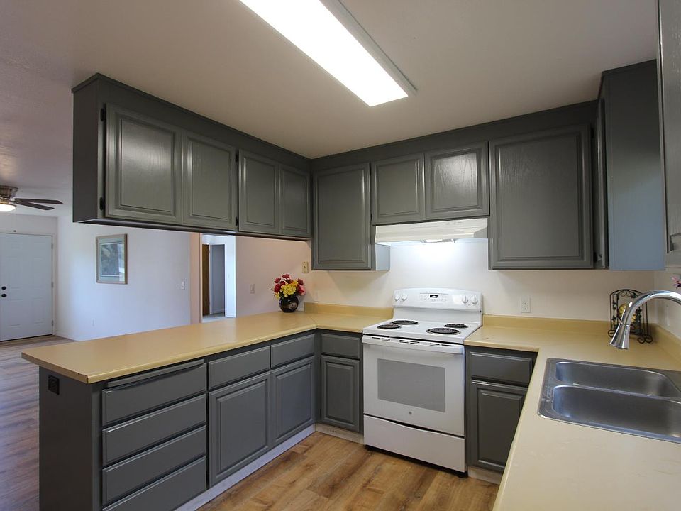 1st image of 23288 Lone Pine Dr