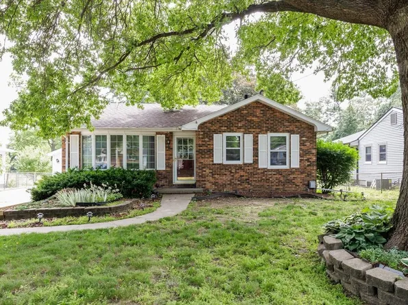 2232 Wakonda View Dr, Des Moines, IA 50321