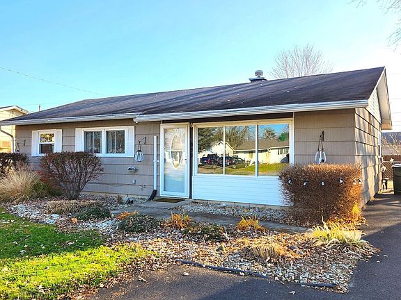 2nd image of 137 Longfellow Dr