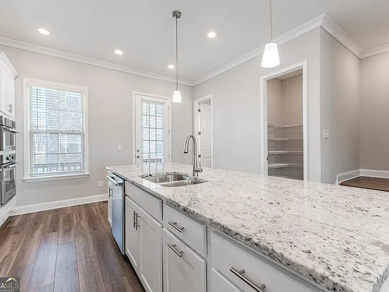 5051 Pinckney Ln — Photo 17