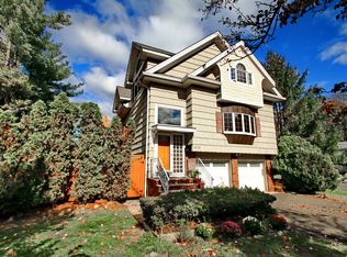 42-22 Naugle Dr, Fair Lawn, NJ 07410