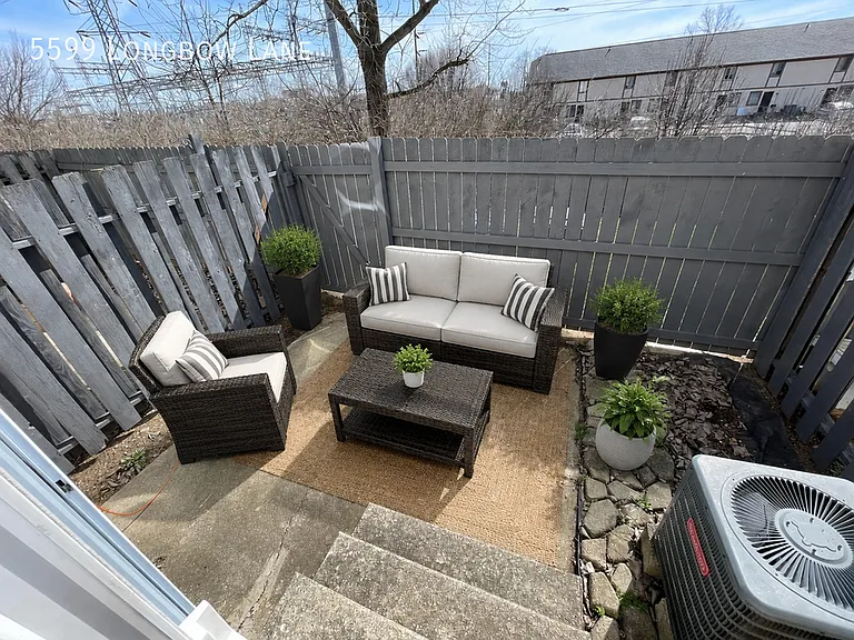 5599 Longbow Ln — Photo 21