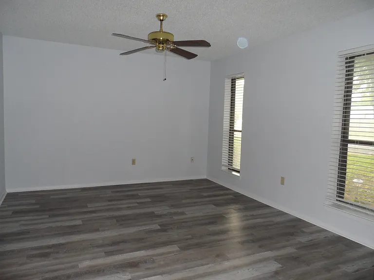 704 E Union Bower Rd #704 — Photo 3
