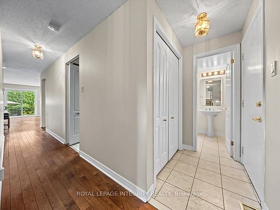 4th image of 1 Strathbury St