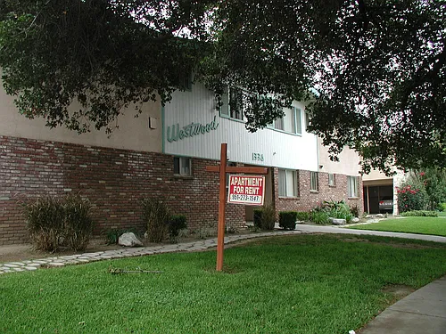 1330 W 8th St Photo 1