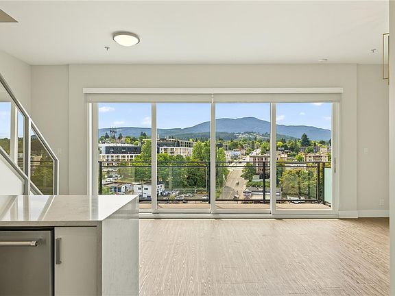 2nd image of 91 Chapel St #607