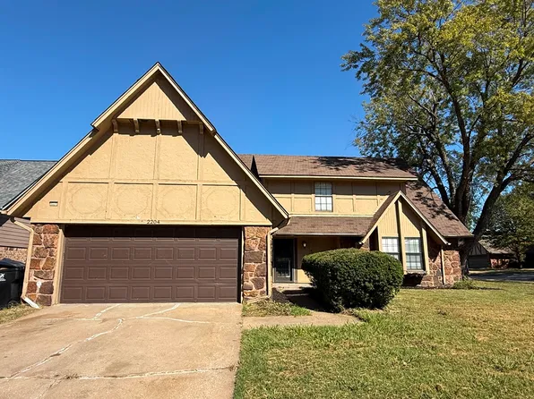 2204 W Memphis Pl, Broken Arrow, OK 74012