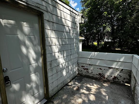 5th image of 723 Shirland Ave