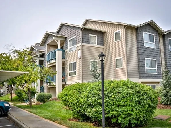 Oak Park Village Apartments