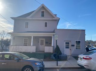 22 S Washington Ave APT 1, Greensburg, PA 15601