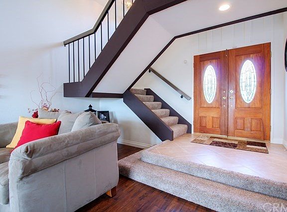 Double door, raised entry ~ plenty of light!