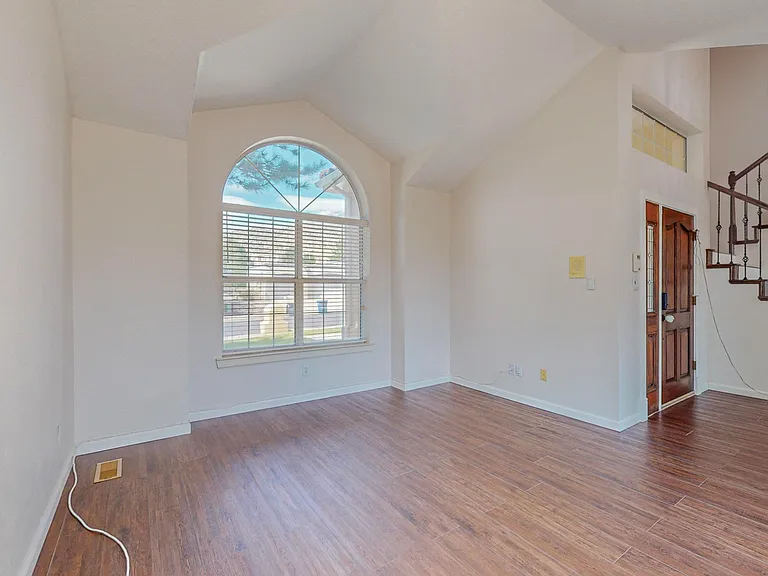 13612 Vic Rd NE — Photo 8