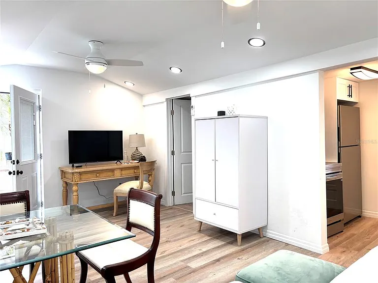 640 Broadway St #COTTAGE — Photo 10