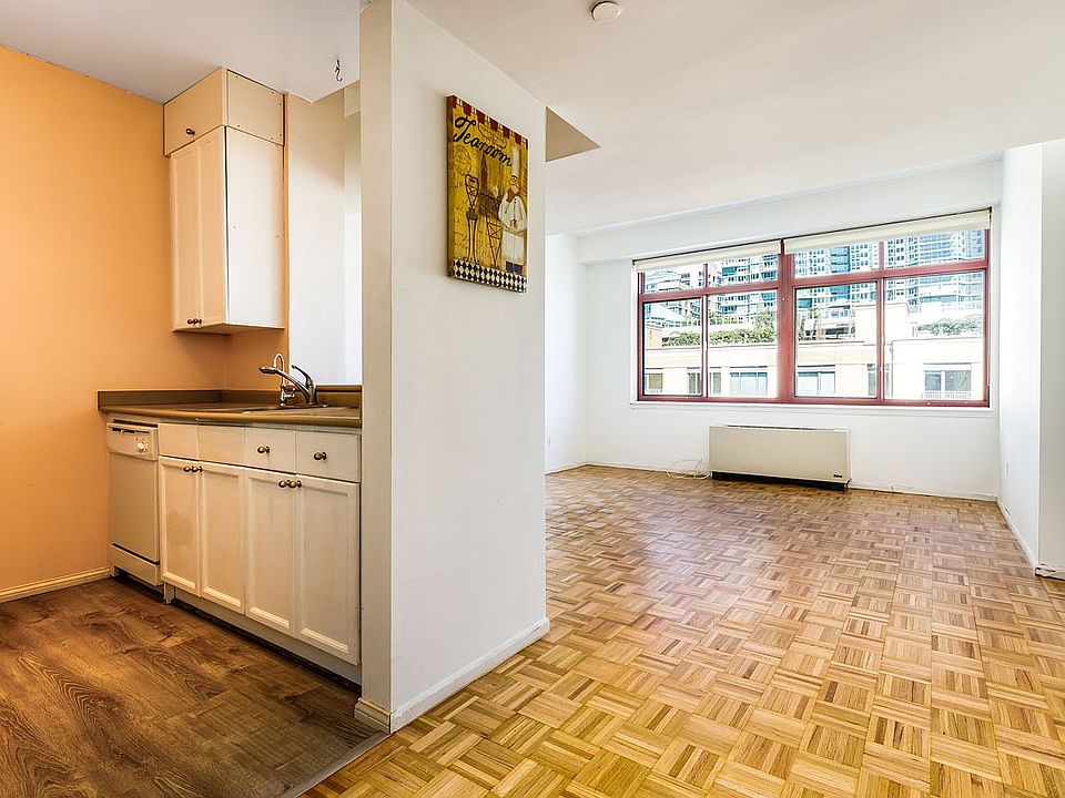 1st image of 4-74 48th Ave APT 5Y