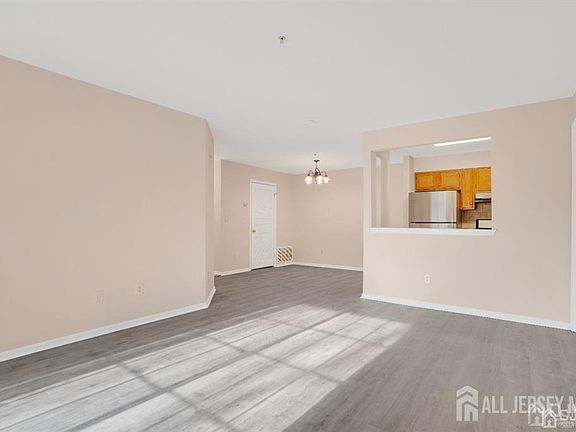 3rd image of 1616 Waterford Dr