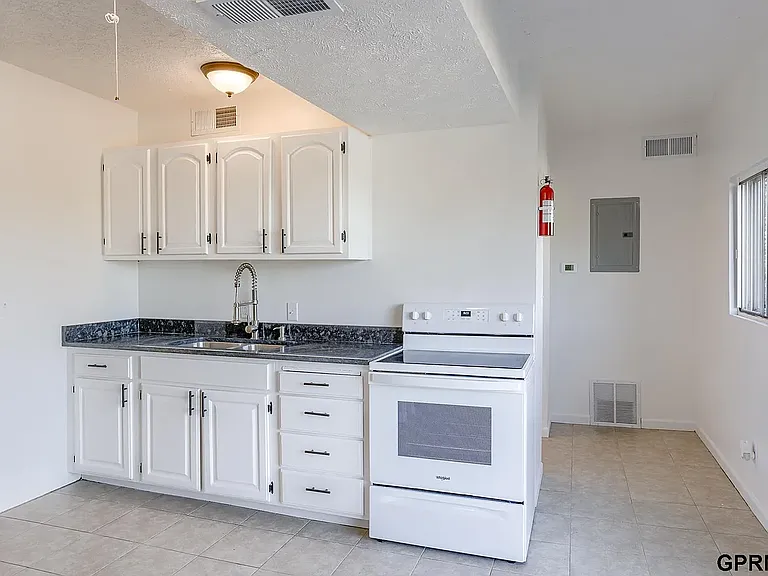 2450 S 20th St #2 — Photo 4