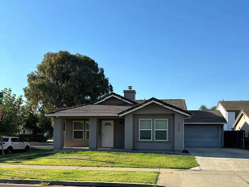 1748 River Run Dr