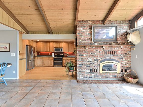 5th image of 31615 44th Avenue E