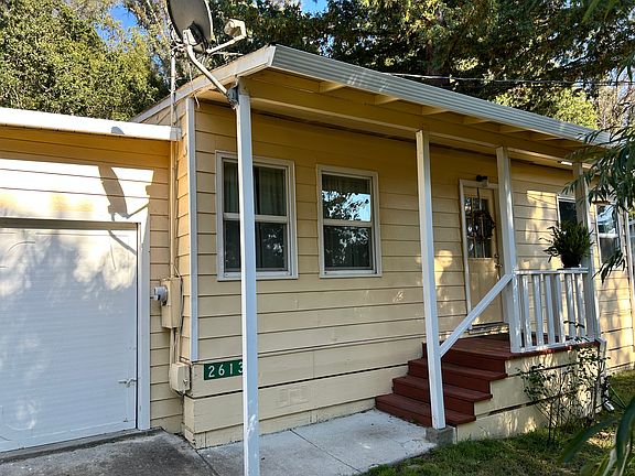 3rd image of 2613 Brush St