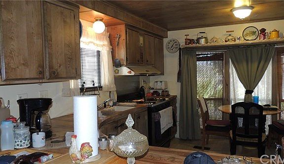 Eat-in-Kitchen