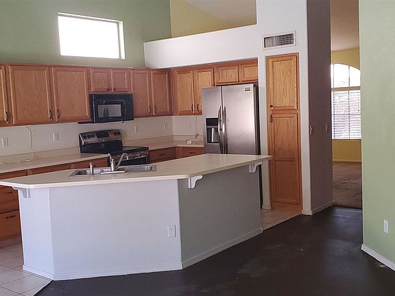 5th image of 2120 S Comanche Dr