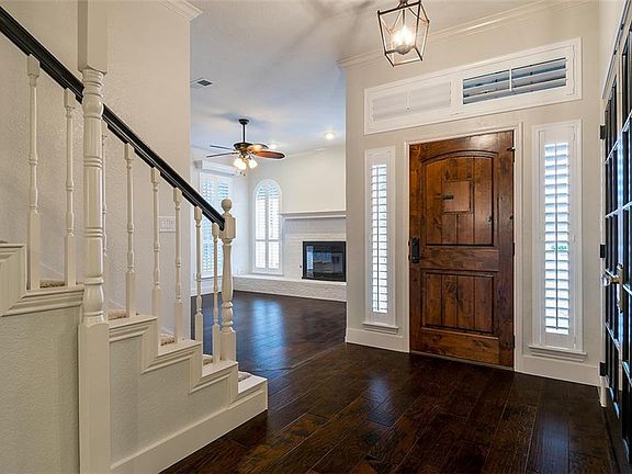 3rd image of 2509 Hillview Ct