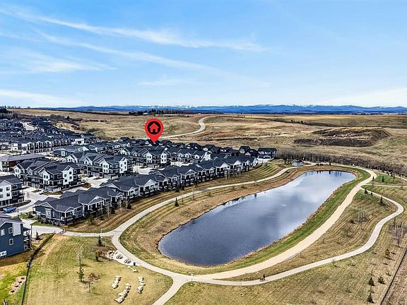 3rd image of 46 W Crestridge Bay SW