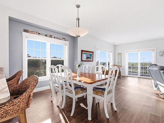 5th image of 233 Beach Rd #B1