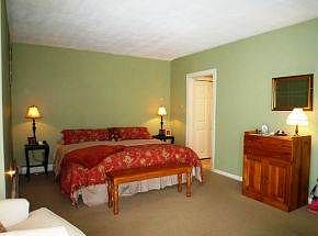 1st floor master suite