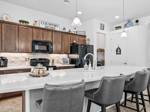 9561 E Ventaso Cir, Tucson, AZ 85715