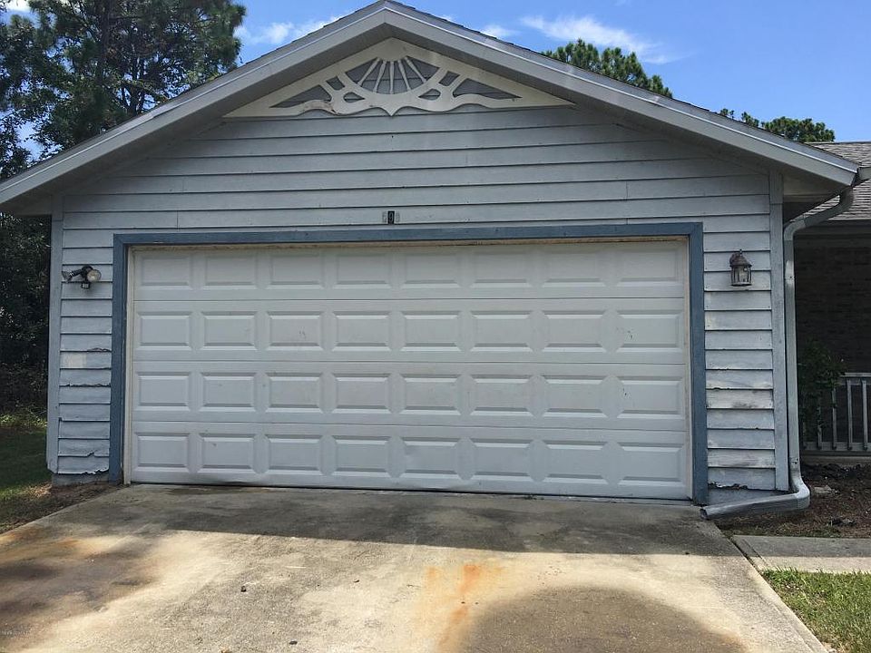 2nd image of 590 Wildwood Ave SW